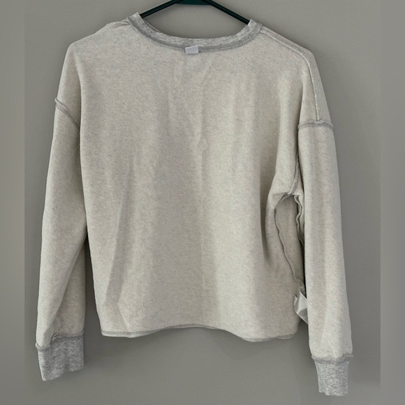 🎁Old Navy: Girls Graphic Long Sleeve Top- Size XL🎁 - Picture 8 of 8